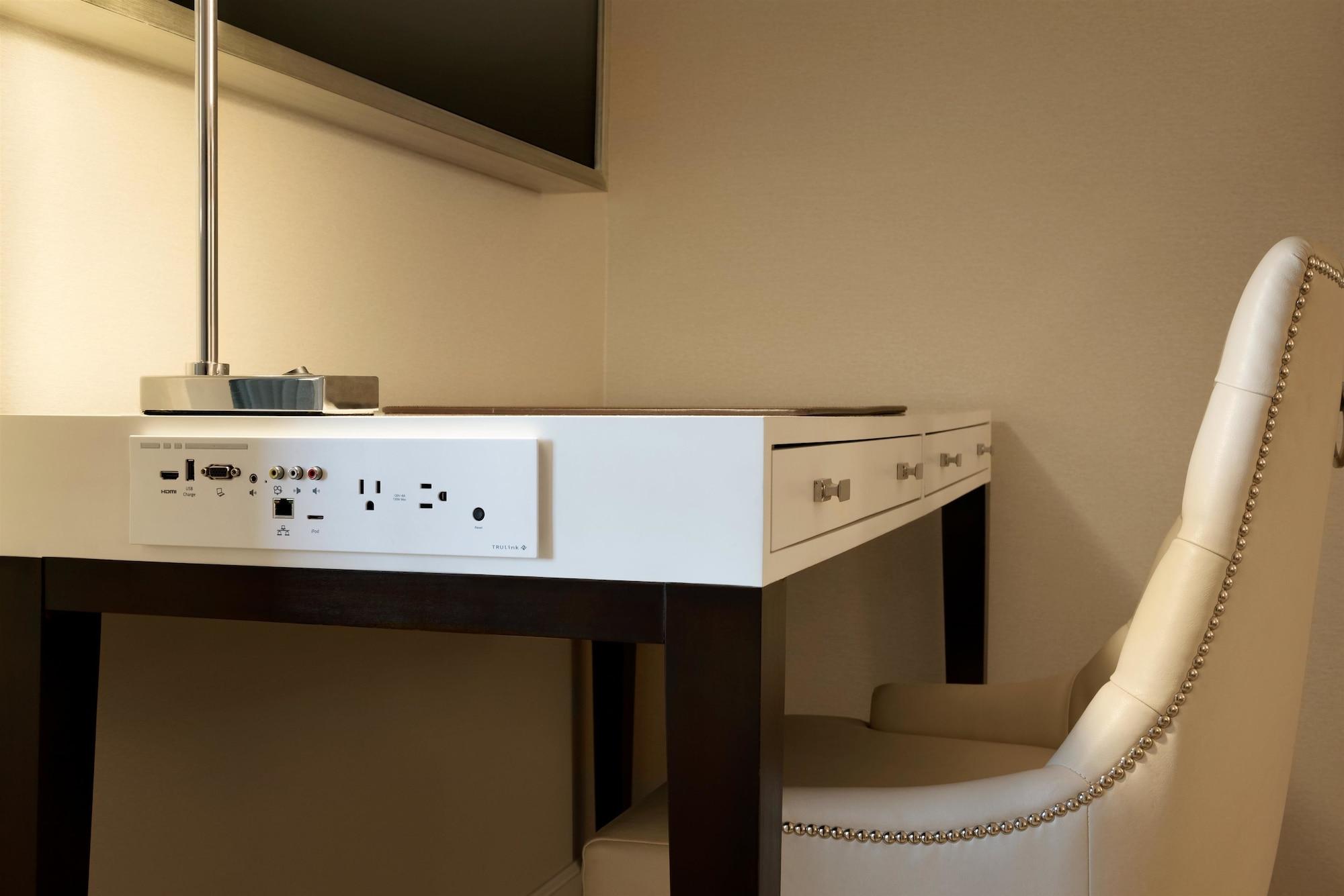 Hotel The H